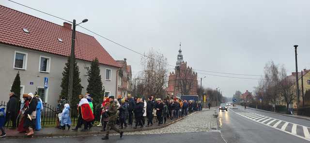 [FOTO] Orszak Trzech Króli przeszedł przez Jaroszów