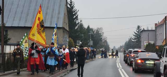 [FOTO] Orszak Trzech Króli przeszedł przez Jaroszów