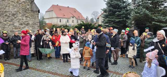 [FOTO] Orszak Trzech Króli przeszedł przez Jaroszów