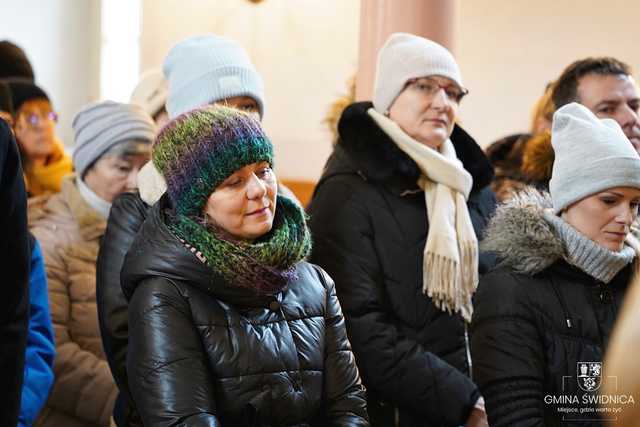 Jakie są ulubione kolędy mieszkańców Grodziszcza? Odśpiewano je podczas niedzielnego koncertu [FOTO]