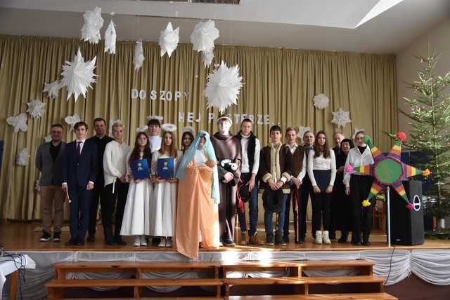 [FOTO] XXIV Gminny Przegląd Zespołów Kolędniczych w Bystrzycy Górnej przeszedł do historii
