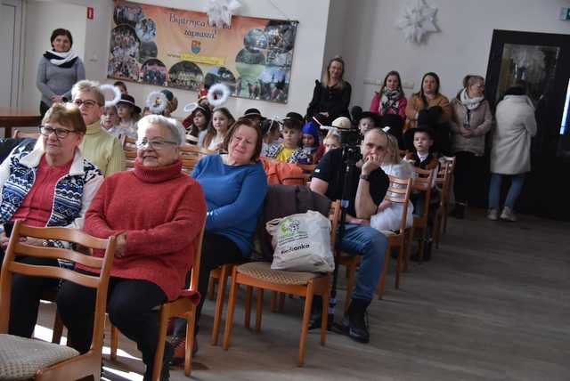 [FOTO] XXIV Gminny Przegląd Zespołów Kolędniczych w Bystrzycy Górnej przeszedł do historii