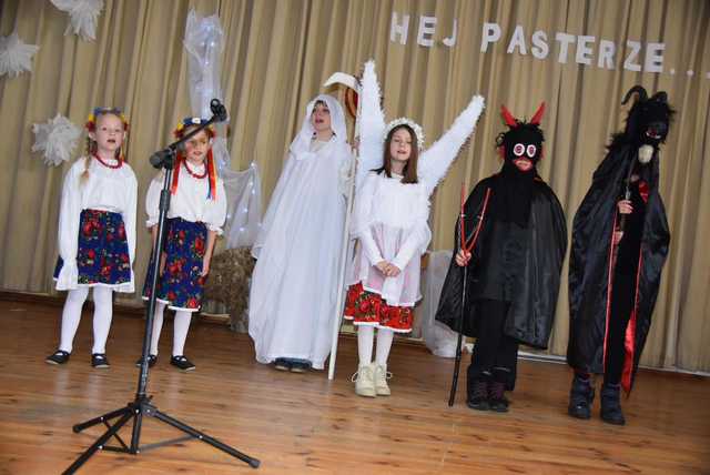 [FOTO] XXIV Gminny Przegląd Zespołów Kolędniczych w Bystrzycy Górnej przeszedł do historii