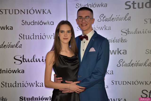 [FOTO] Ten wieczór zapamiętają na długo! Studniówka maturzystów ze strzegomskiego LO