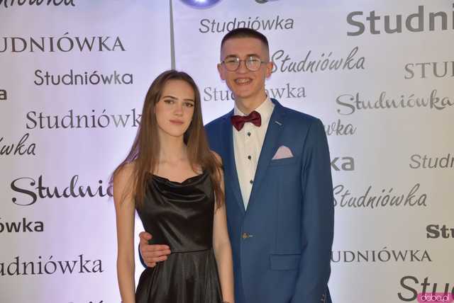 [FOTO] Ten wieczór zapamiętają na długo! Studniówka maturzystów ze strzegomskiego LO