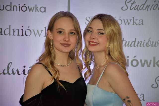 [FOTO] Ten wieczór zapamiętają na długo! Studniówka maturzystów ze strzegomskiego LO