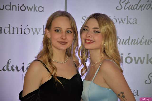 [FOTO] Ten wieczór zapamiętają na długo! Studniówka maturzystów ze strzegomskiego LO