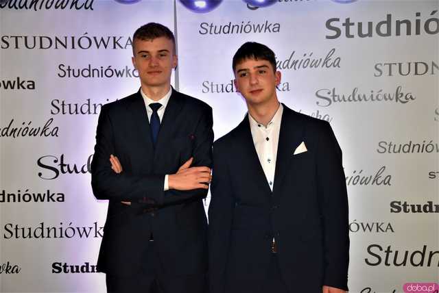 [FOTO] Ten wieczór zapamiętają na długo! Studniówka maturzystów ze strzegomskiego LO