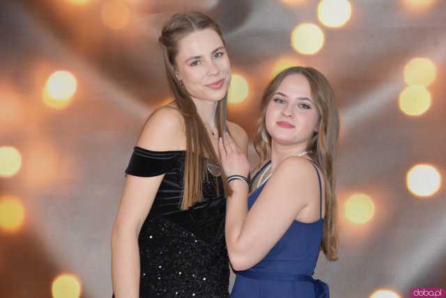 [FOTO] Ten bal zapamiętają na długo! Studniówka Liceum Ogólnokształcącego w Świebodzicach