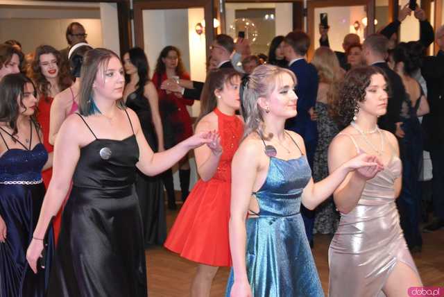 [FOTO] Ten bal zapamiętają na długo! Studniówka Liceum Ogólnokształcącego w Świebodzicach