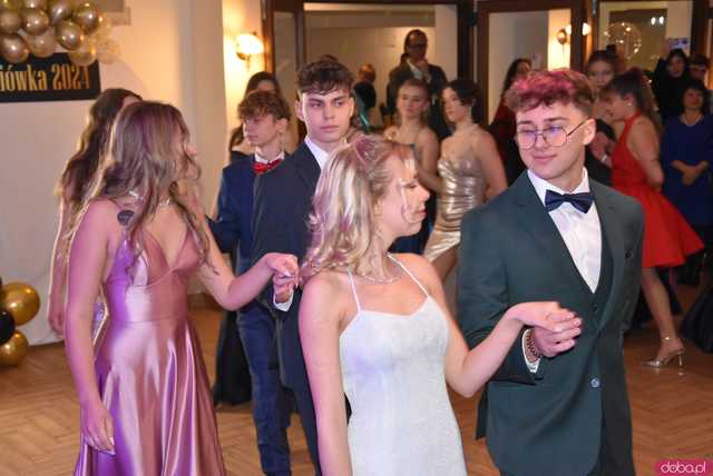 [FOTO] Ten bal zapamiętają na długo! Studniówka Liceum Ogólnokształcącego w Świebodzicach
