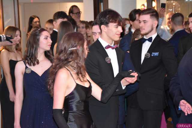 [FOTO] Ten bal zapamiętają na długo! Studniówka Liceum Ogólnokształcącego w Świebodzicach