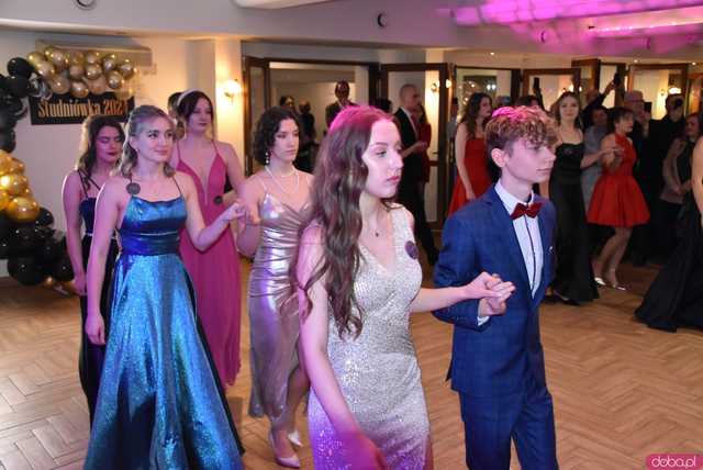[FOTO] Ten bal zapamiętają na długo! Studniówka Liceum Ogólnokształcącego w Świebodzicach