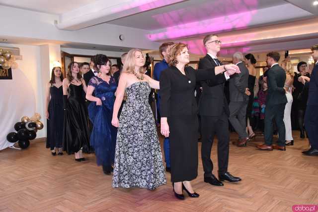 [FOTO] Ten bal zapamiętają na długo! Studniówka Liceum Ogólnokształcącego w Świebodzicach