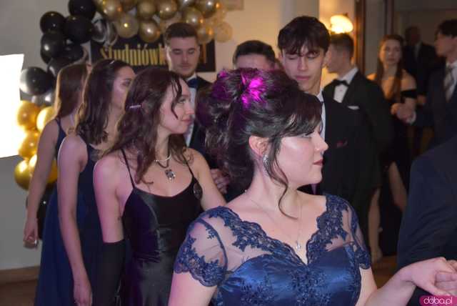 [FOTO] Ten bal zapamiętają na długo! Studniówka Liceum Ogólnokształcącego w Świebodzicach