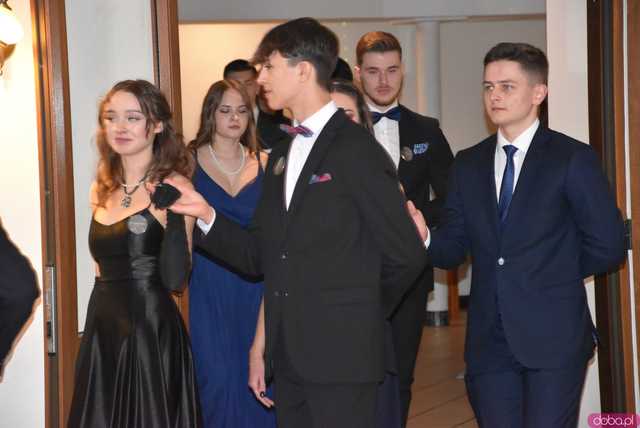 [FOTO] Ten bal zapamiętają na długo! Studniówka Liceum Ogólnokształcącego w Świebodzicach