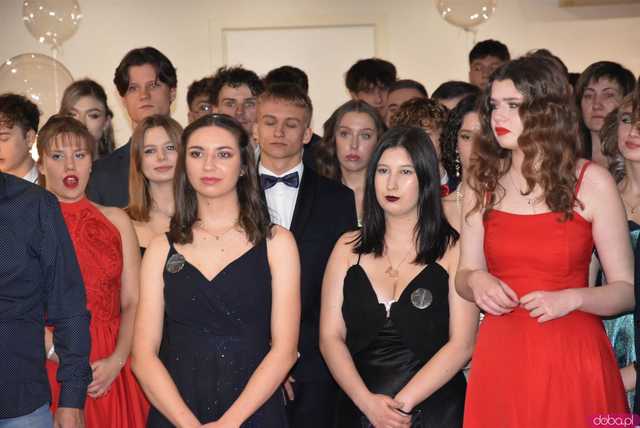 [FOTO] Ten bal zapamiętają na długo! Studniówka Liceum Ogólnokształcącego w Świebodzicach