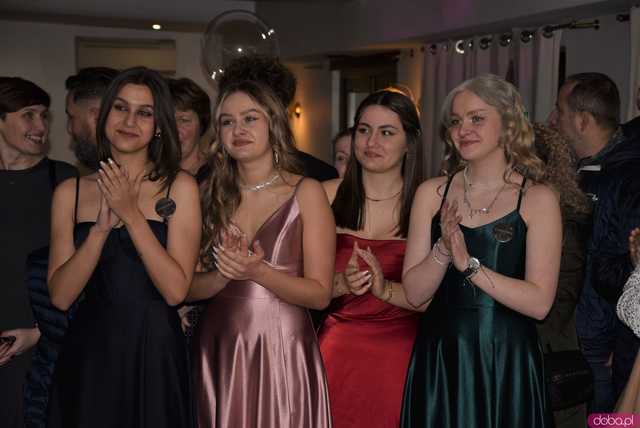 [FOTO] Ten bal zapamiętają na długo! Studniówka Liceum Ogólnokształcącego w Świebodzicach