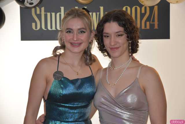 [FOTO] Ten bal zapamiętają na długo! Studniówka Liceum Ogólnokształcącego w Świebodzicach