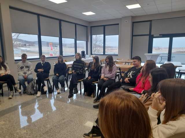 [FOTO] Członkowie Młodzieżowej Rady Miejskiej uczestniczyli w spotkaniu integracyjno-edukacyjnym