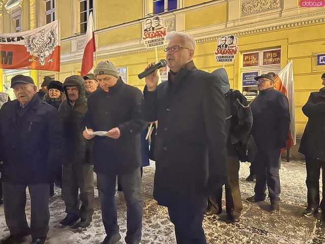 [FOTO] Manifestowali solidarność z Kamińskim i Wąsikiem