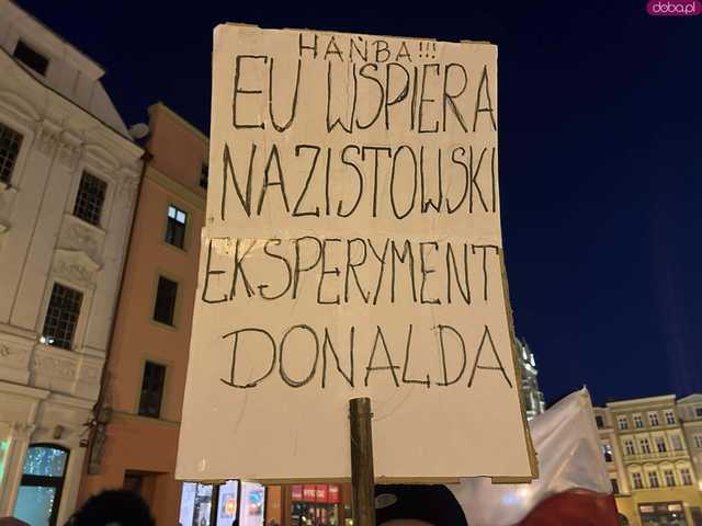 [FOTO] Manifestowali solidarność z Kamińskim i Wąsikiem