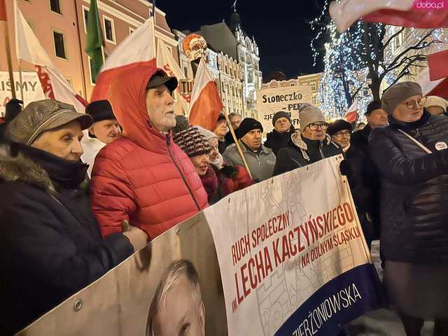 [FOTO] Manifestowali solidarność z Kamińskim i Wąsikiem