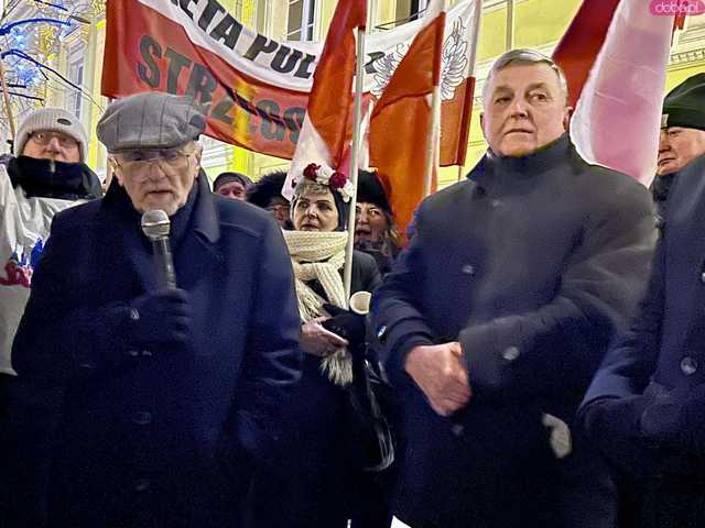 [FOTO] Manifestowali solidarność z Kamińskim i Wąsikiem