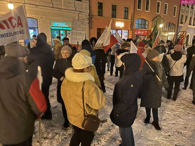 [FOTO] Manifestowali solidarność z Kamińskim i Wąsikiem