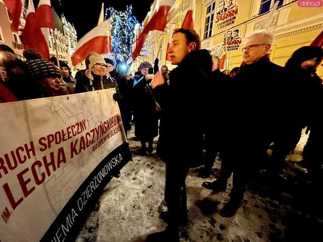 [FOTO] Manifestowali solidarność z Kamińskim i Wąsikiem