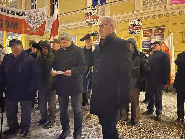 [FOTO] Manifestowali solidarność z Kamińskim i Wąsikiem