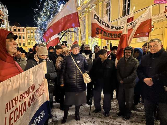 [FOTO] Manifestowali solidarność z Kamińskim i Wąsikiem