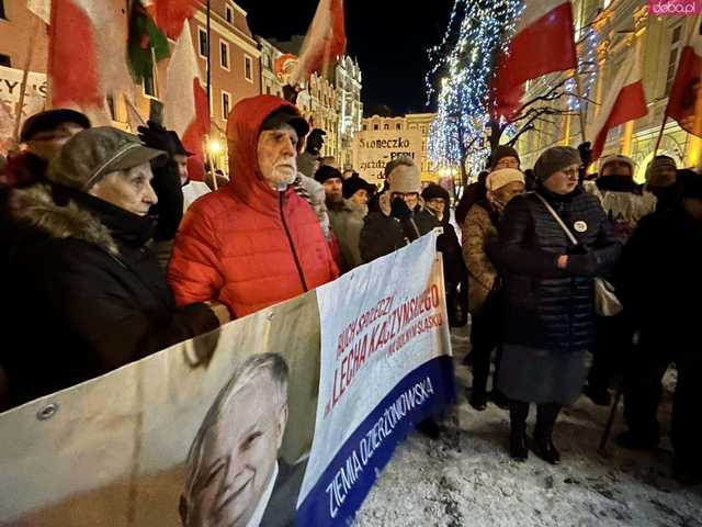 [FOTO] Manifestowali solidarność z Kamińskim i Wąsikiem