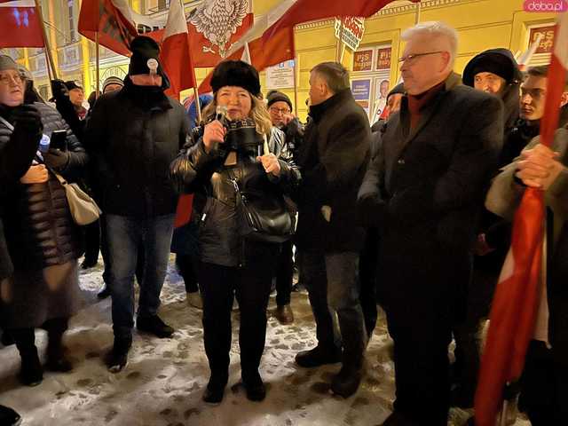 [FOTO] Manifestowali solidarność z Kamińskim i Wąsikiem