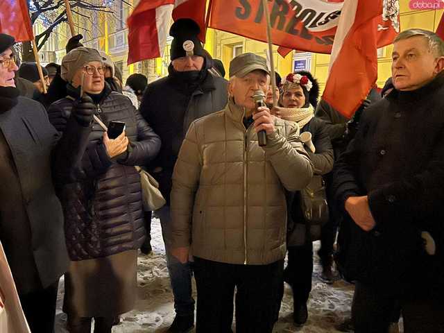 [FOTO] Manifestowali solidarność z Kamińskim i Wąsikiem