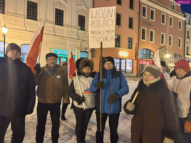 [FOTO] Manifestowali solidarność z Kamińskim i Wąsikiem