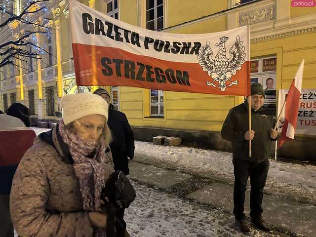 [FOTO] Manifestowali solidarność z Kamińskim i Wąsikiem