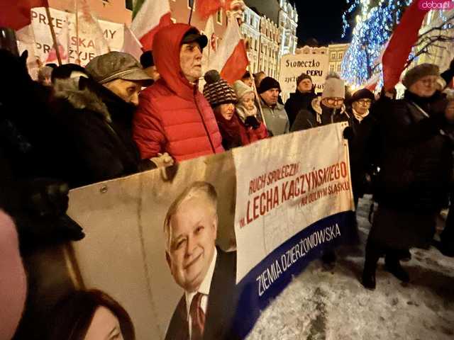 [FOTO] Manifestowali solidarność z Kamińskim i Wąsikiem