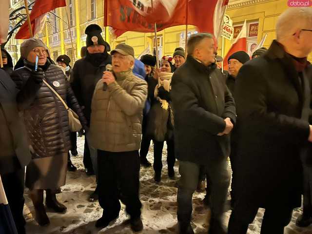 [FOTO] Manifestowali solidarność z Kamińskim i Wąsikiem