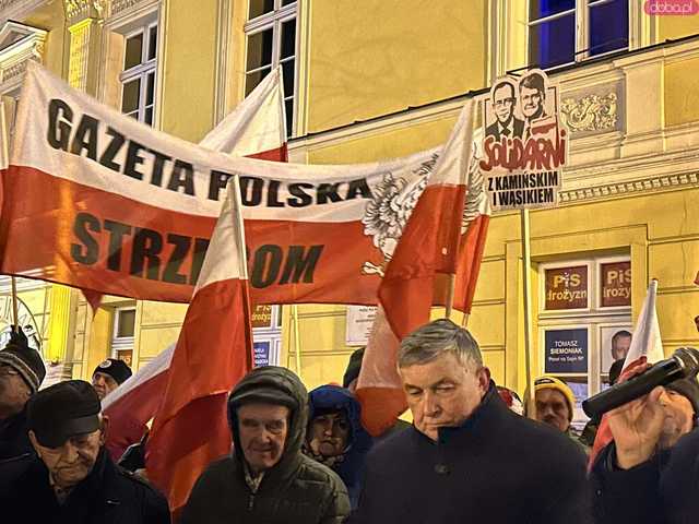 [FOTO] Manifestowali solidarność z Kamińskim i Wąsikiem