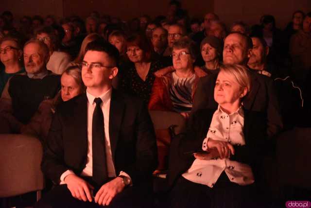 [FOTO] Koncert zespołu Skaldowie, pożegnanie burmistrza i wiele wzruszeń podczas Spotkania Noworocznego Gminy Żarów