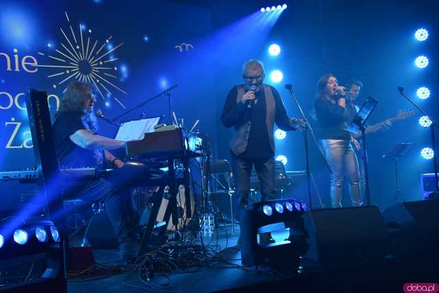 [FOTO] Koncert zespołu Skaldowie, pożegnanie burmistrza i wiele wzruszeń podczas Spotkania Noworocznego Gminy Żarów