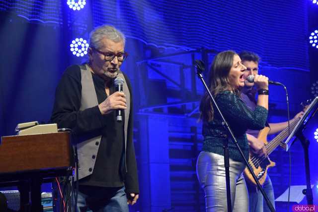 [FOTO] Koncert zespołu Skaldowie, pożegnanie burmistrza i wiele wzruszeń podczas Spotkania Noworocznego Gminy Żarów