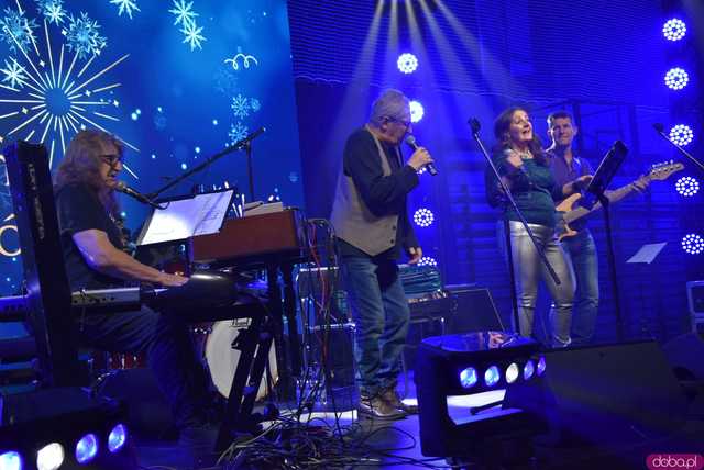 [FOTO] Koncert zespołu Skaldowie, pożegnanie burmistrza i wiele wzruszeń podczas Spotkania Noworocznego Gminy Żarów