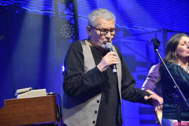 [FOTO] Koncert zespołu Skaldowie, pożegnanie burmistrza i wiele wzruszeń podczas Spotkania Noworocznego Gminy Żarów
