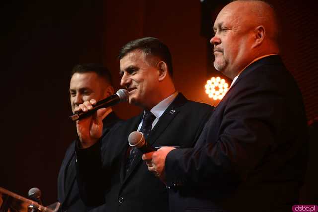 [FOTO] Koncert zespołu Skaldowie, pożegnanie burmistrza i wiele wzruszeń podczas Spotkania Noworocznego Gminy Żarów