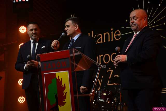[FOTO] Koncert zespołu Skaldowie, pożegnanie burmistrza i wiele wzruszeń podczas Spotkania Noworocznego Gminy Żarów