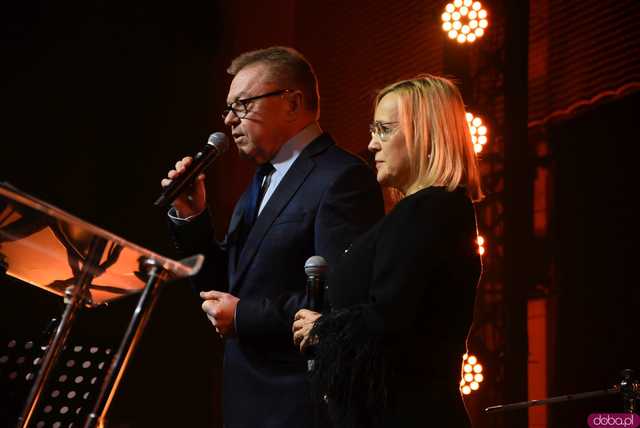 [FOTO] Koncert zespołu Skaldowie, pożegnanie burmistrza i wiele wzruszeń podczas Spotkania Noworocznego Gminy Żarów