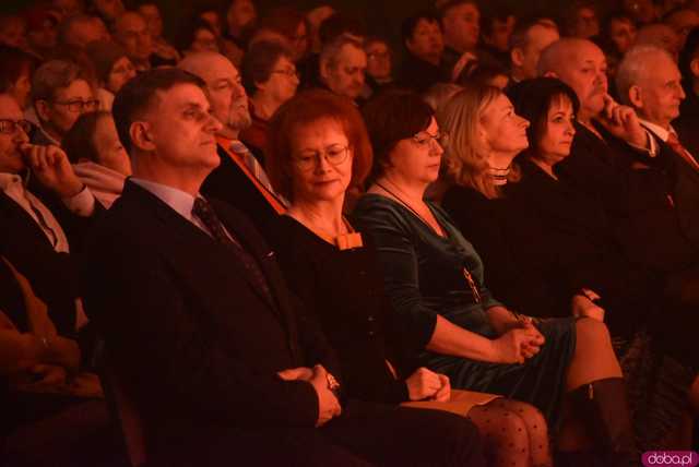 [FOTO] Koncert zespołu Skaldowie, pożegnanie burmistrza i wiele wzruszeń podczas Spotkania Noworocznego Gminy Żarów