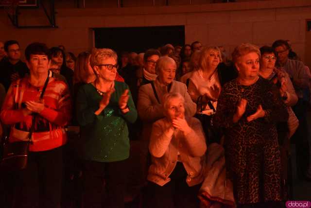 [FOTO] Koncert zespołu Skaldowie, pożegnanie burmistrza i wiele wzruszeń podczas Spotkania Noworocznego Gminy Żarów